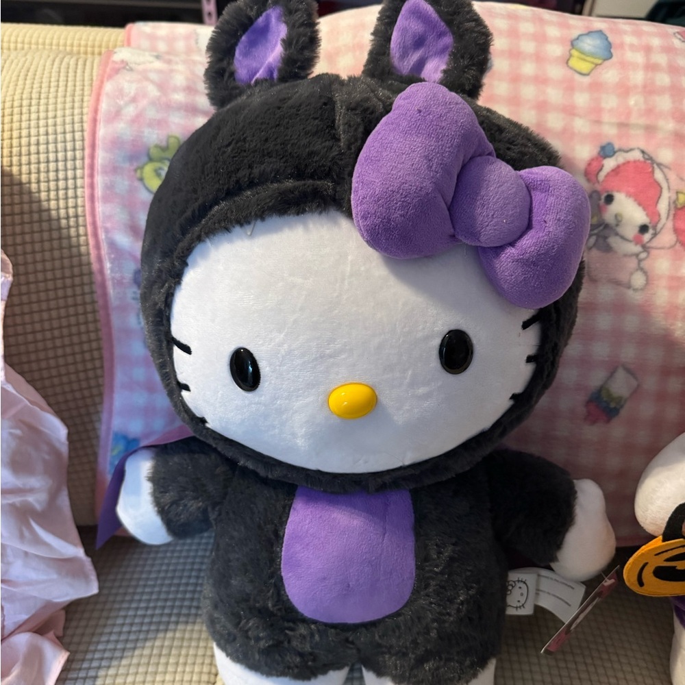 Hello kitty Bat Greeter NWT